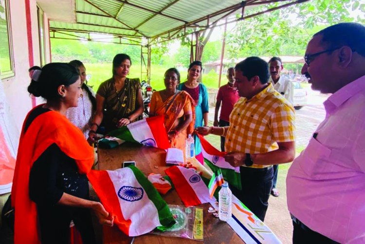हर घर झंडा अभियान, 30 हजार तिरंगे झंडे लोगो ने महिलाओं से खरीदे