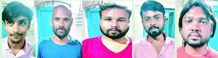 फार्म हाउस में चल रहा था जुआ, 12 जुआरी गिरफ्तार