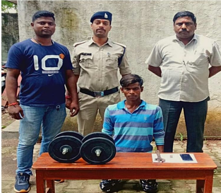 भिलाई। चोरी का मोबाइल बेचने ग्राहक तलाशते एक गिरफ्तार