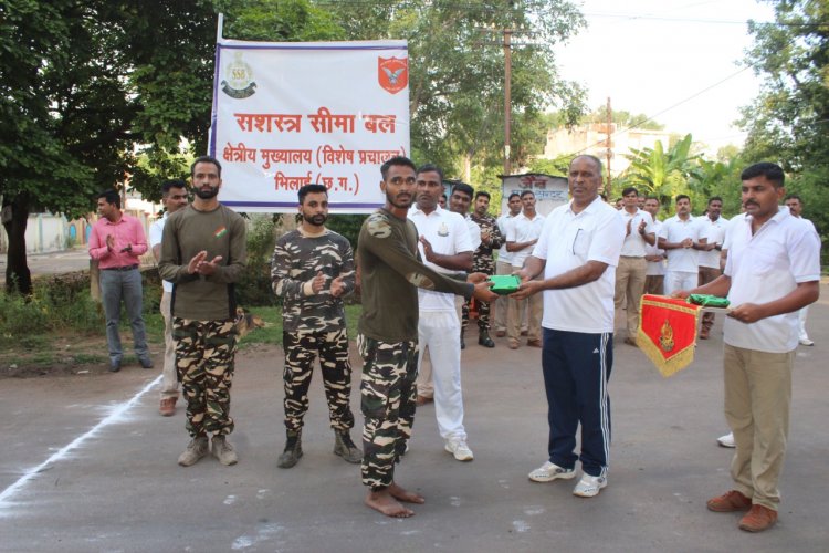 दौड़ प्रतियोगिता में नफिज़ खान, हारून अहमद तथा सादिक अली रहे विजयी