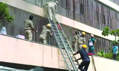 पांच सितारा होटल में लगी आग, 2 की मौत, कई झुलसे