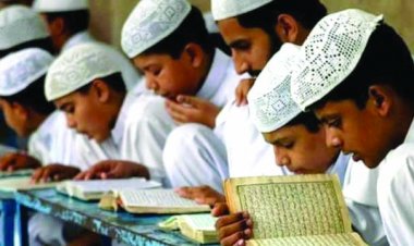 मदरसे अपनी मर्जी से नहीं बहाल कर सकते हैं शिक्षक, सुप्रीम कोर्ट का बड़ा फैसला