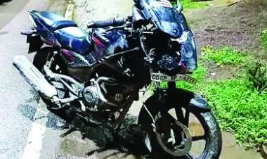 कोहका भिलाई में डिवाइडर से टकराया बाइक, 2 की मौत एक गंभीर