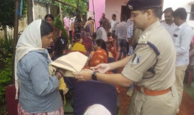 वर्ल्ड अल्जाइमर डे पर पुलिस अधीक्षक दुर्ग पहुंचे वृद्धजनों के बीच