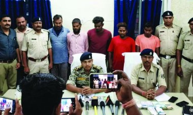 शराब भठ्ठी में हुए लाखों रुपए और शराब चोरी का खुलासा, 2 कर्मचारी सहित 5 आरोपी गिरफ्तार