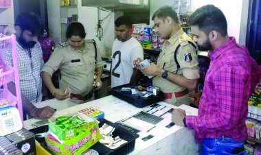 कैफे और रेस्टोरेंट में रायपुर पुलिस की दबिश, हुक्का सामग्री-शराब जब्त