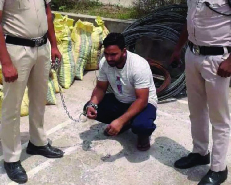 चोरी का सामान खरीदने वाला कबाड़ व्यवसायी गिरफ्तार