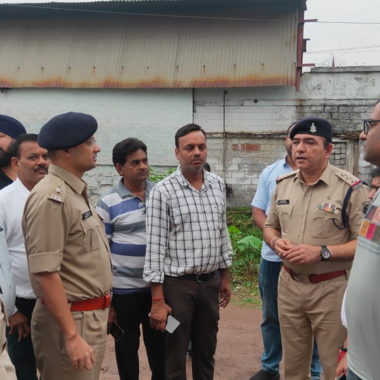 दुर्ग SP ने जामुल, छावनी तथा खुर्सीपार क्षेत्र के औद्योगिक संस्थानों का किया निरीक्षण