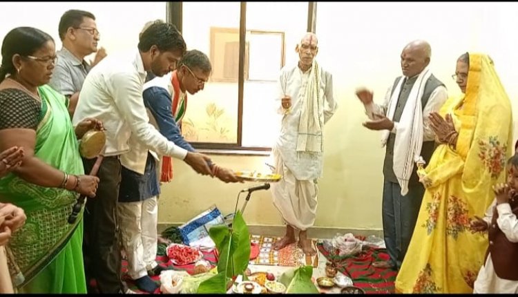 कुम्हारी में 3.5 करोड़ की लागत से बने नवीन नगर पालिका भवन का श्री सत्यनारायण पूजन के साथ शुभारंभ