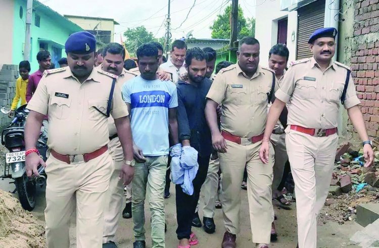 फरार आदतन दो बदमाशों को पुलिस ने पकड़ा