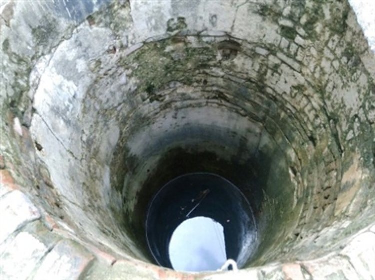 दो मासूम के साथ महिला ने कुए में लगाई छलांग, तीनों की मौत