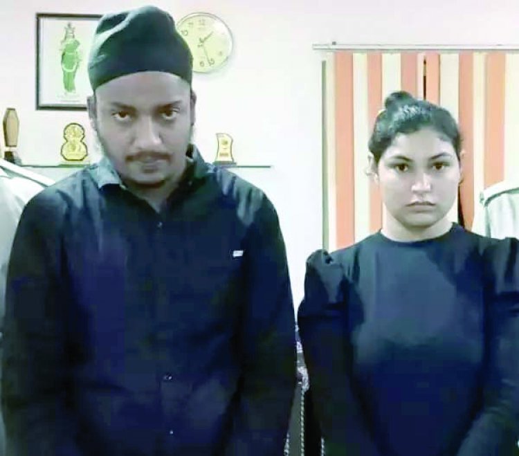 चेकिंग के दौरान कार से बेस बॉल, एक पिस्टल, 5 राउंड गोली व 20 लाख नकद बरामद