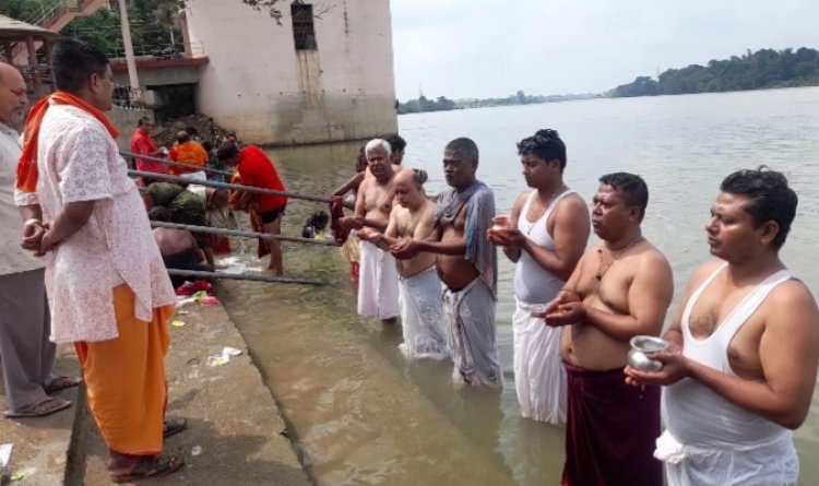 शहीद वीर जवानों व कोरोना में मृत व्यक्तियों को श्रद्धा सुमन अर्पित