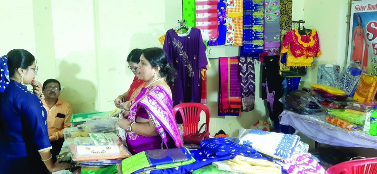 महिलाओं को आत्म निर्भर बनाने सेक्टर-6 कालीबाड़ी ने उपलब्ध कराया मंच