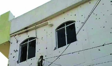बंदूकधारियों ने की अंधाधुंध फायरिंग, मेयर समेत 18 की मौत