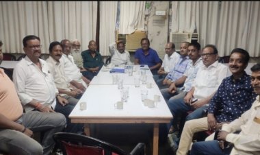 टाउनशिप के ब्यापारियों ने दी चेतावनी ,सेल चेयरमैन व इस्पात मंत्री के आगमन पर सौप देंगे दुकानों की चाबी