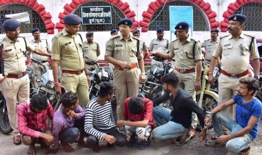 एक कार , दो बुलेट सहित कुल 14 लाख की 15 वाहन जब्त