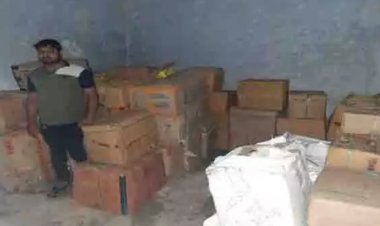 15 कार्टून अवैध पटाखा पुलिस ने किया जब्त