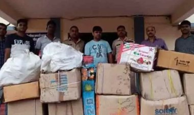 पटाखों के अवैध संग्रहण करने वालों पर पुलिस ने की कार्यवाही