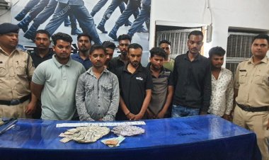 जुआ खेलते 11 आरोपियों को सुपेला पुलिस ने किया गिरफ्तार, 33,990 रुपये बरामद