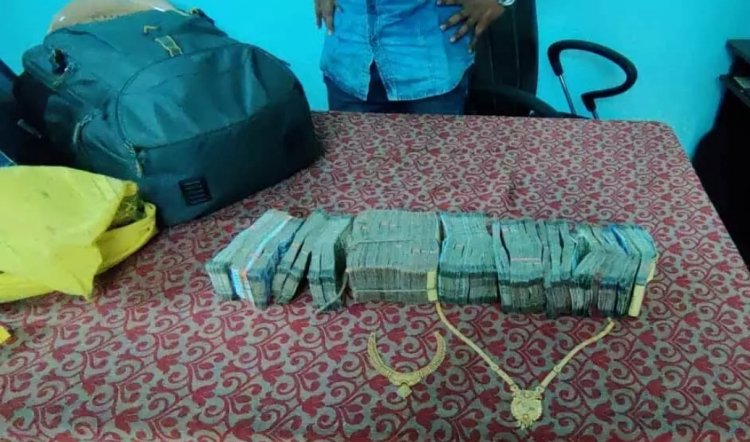 भूत प्रेत भगाने तथा जेबरातों को डबल करने वाले ढोंगी बाबा और सहयोगी 75 लाख के साथ पकड़ा गया