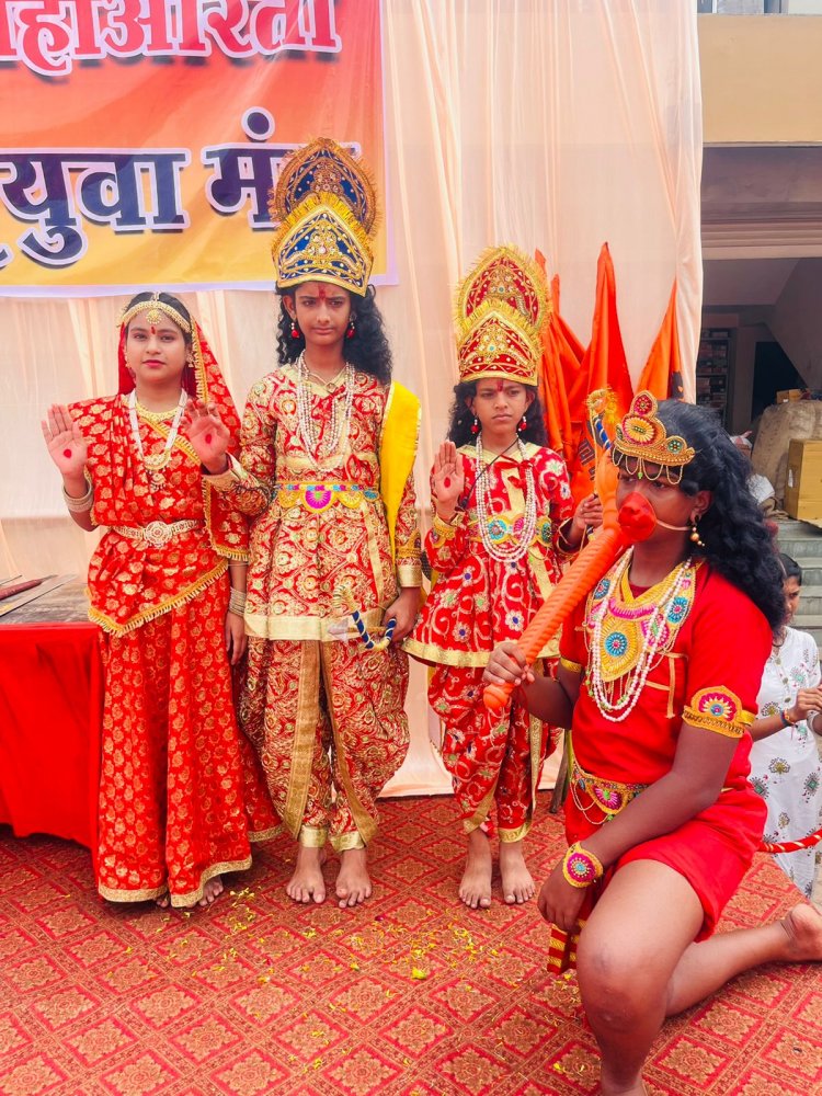 विजयादशमी पर्व पर निकाली गई भव्य शोभा यात्रा, शस्त्र पूजन कर हिंदू समाज को संगठित करने लिया संकल्प