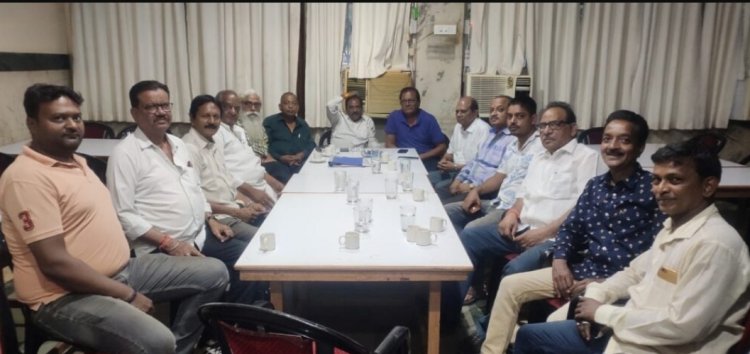 टाउनशिप के ब्यापारियों ने दी चेतावनी ,सेल चेयरमैन व इस्पात मंत्री के आगमन पर सौप देंगे दुकानों की चाबी