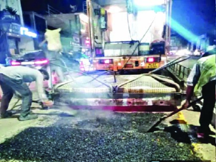महापौर ने सड़क संधारण एजेंसी पर लगाया 25 लाख का जुर्माना
