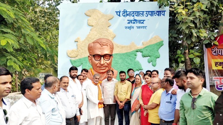 भिलाई: तालाब सफाई में भेदभाव का लगाया आरोप, पार्षद के नेतृत्व में किया गया संकेतिक धरना प्रदर्शन