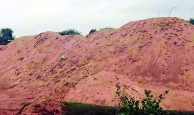 अवैध रेत उत्खनन में लगे 16 हाईवा जब्त