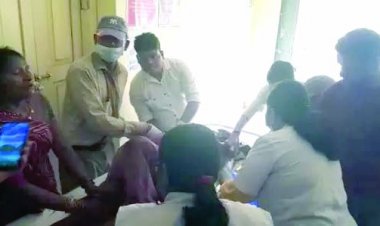 बाइक से टक्कर के बाद पलटी माजदा, 3 की मौत, कई गंभीर