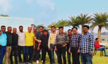 चिट्ठी युग से मोबाइलाईजेशन के दौर में 30 साल बाद श्रम निकेतन के सहपाठियों का हुआ "पुनर्मिलन"