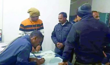 धर्मांतरण करा रहे चार लोगों को किया पुलिस के हवाले