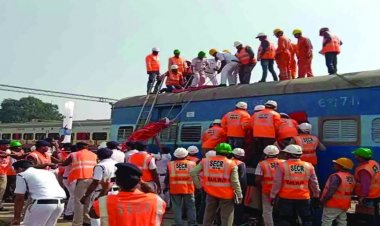 मरोदा रेलवे स्टेशन के यार्ड में पटरी से उतरी यात्री ट्रेन, सूचना मिलते ही पहुंची आपदा प्रबंधन व एनडीआरएफ की टीम