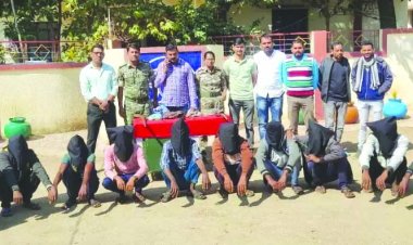 नक्सलियों की मदद करने वाले 10 ग्रामीण गिरफ्तार