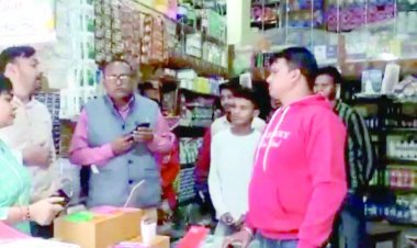 प्लास्टिक पॉलीथीन की खरीदी-बिक्री करने वाली 2 दुकानें सील