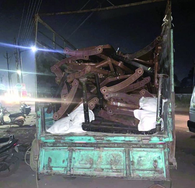 दुर्ग के अवैध चखना सेंटरों में पुलिस की दबिश