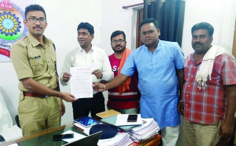 शहर में अवैध रूप से संचालित चखना सेंटर को हटाने की मांग