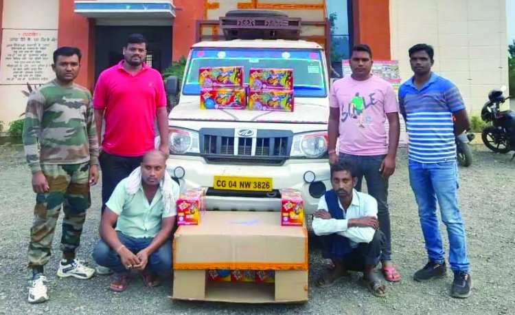 बोलेरो वाहन से साढ़े नौ लाख का पटाखा जब्त