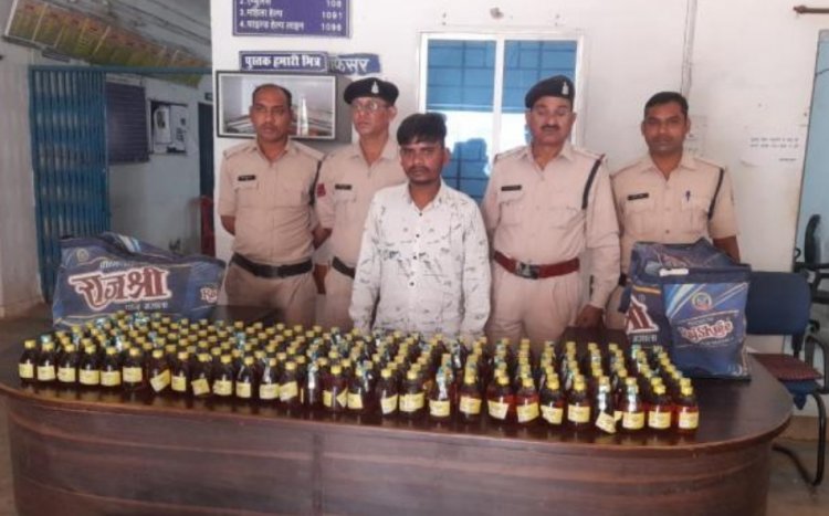 62 पौवा देशी प्लेन और 199 पौवा देशी मशाला के साथ 2 आरोपी गिरफ्तार