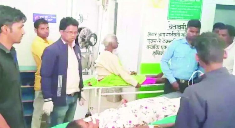 ट्रैक्टर-ट्रॉली अनियंत्रित होकर पलटने से 25 ग्रामीण घायल
