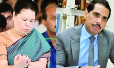 रॉबर्ट वाड्रा और उनकी मां की हो सकती है गिरफ्तारी, जमीन हड़पने के मामले में हाईकोर्ट में याचिका खारिज