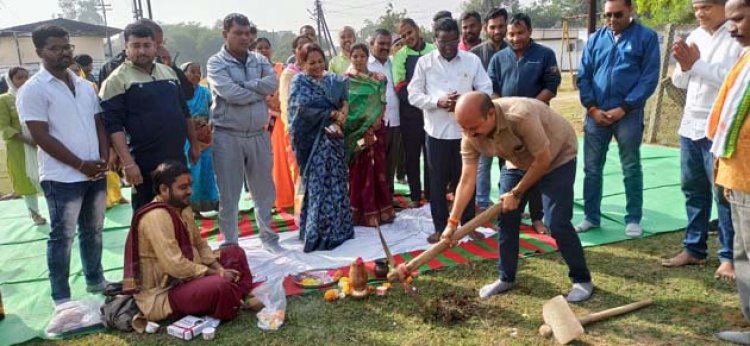 रिसाली सेक्टर में लगेगा हाईमास्क, महापौर ने किया भूमिपूजन