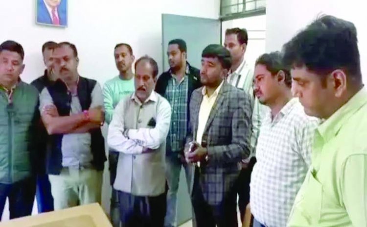 पत्रकार के साथ दुर्व्यवहार और मारने की धमकी देने वाले कांग्रेस नेता के खिलाफ विभिन्न धाराओं के तहत अपराध दर्ज