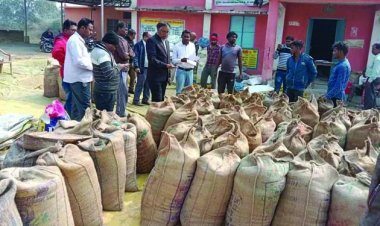 70 बोरा अमानक धान बेचते व्यापारी पकड़ा गया, कलेक्टर ने एफआईआर दर्ज कराने के दिए निर्देश