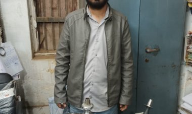 दुर्ग पुलिस ने ढाबा में दबिश देकर हुक्का पिलाते संचालक को किया गिरफ्तार