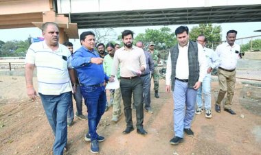 महापौर  बाकलीवाल एवं कलेक्टर  ने निर्माणाधीन ठगड़ा बांध का किया निरीक्षण, लैंडस्केपिंग के संबंध में दिये निर्देश
