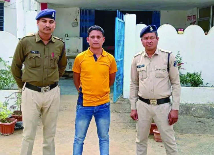 शराब दुकान से लाखों रुपए गबन करने वाला कमर्चारी गिरफ्तार