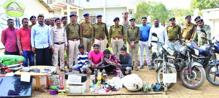 नीली बत्ती लगी कार से करता था रेकी, गांवों में चोरी करने वाले गिरोह का पर्दाफास
