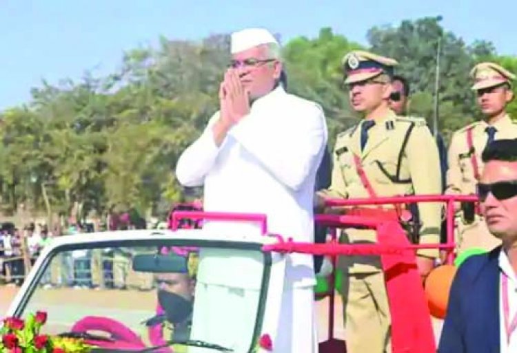 मुख्यमंत्री भूपेश बघेल ने गणतंत्र दिवस पर की बड़ी घोषणा, अब हर माह मिलेगा बेरोजगारी भत्ता